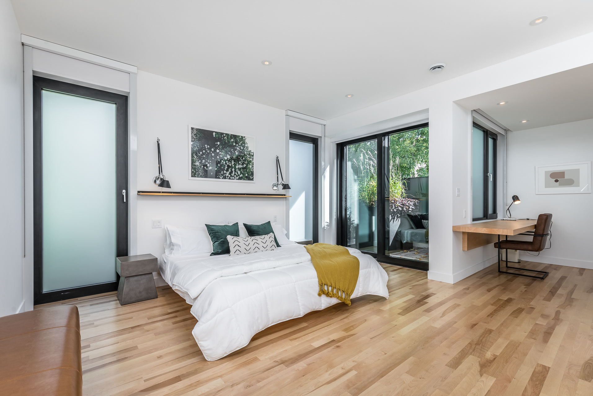 Loué à 8250 $ par mois, Plateau-Mont Royal